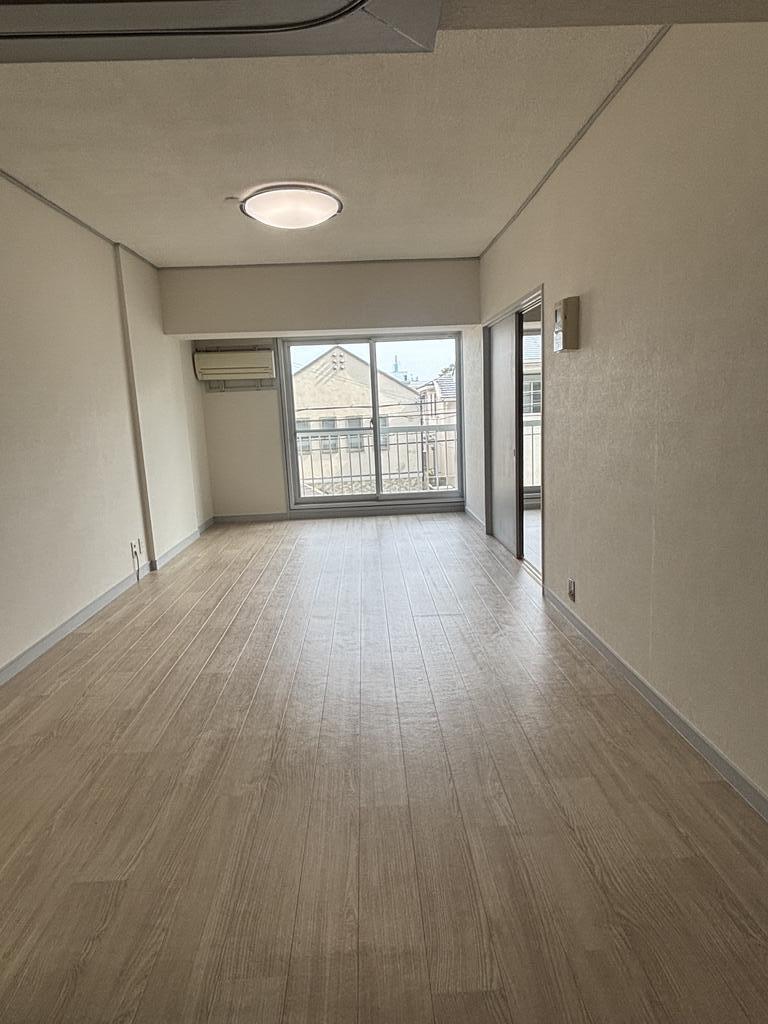 芦屋松浜ハイツの居間写真
