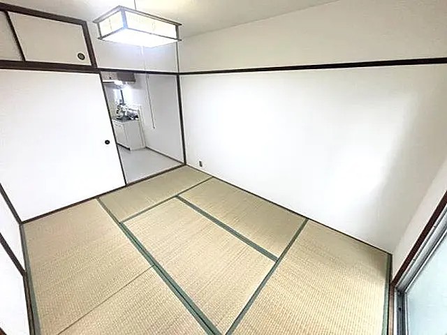 西灘マンションの居間写真