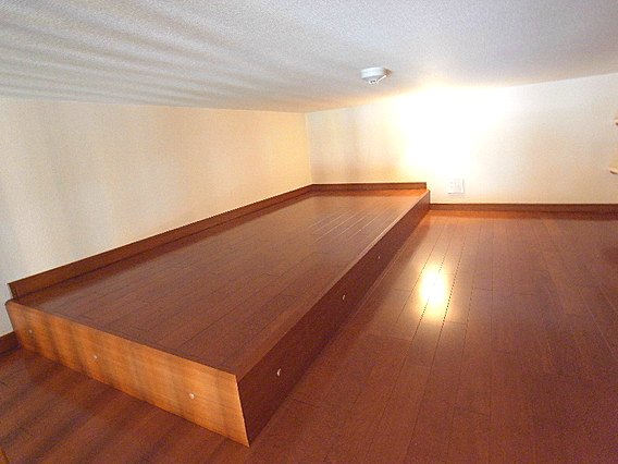 エステムコート三宮EASTポルトマーレの居間写真