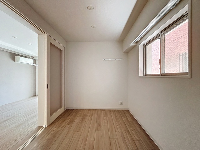 クロスレジデンス神戸元町の居間写真