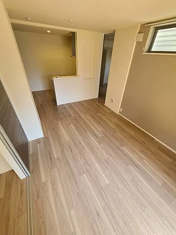 プリーマ甲風園の居間写真