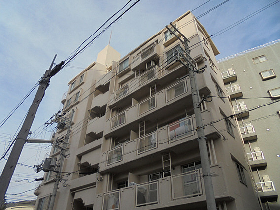 ドルフ西岡本の外観写真