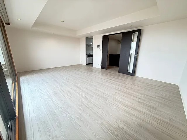 芦屋ガーデンの居間写真