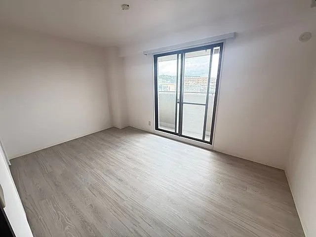 芦屋ガーデンの居間写真