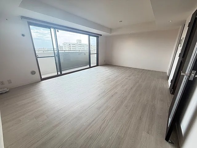 芦屋ガーデンの居間写真