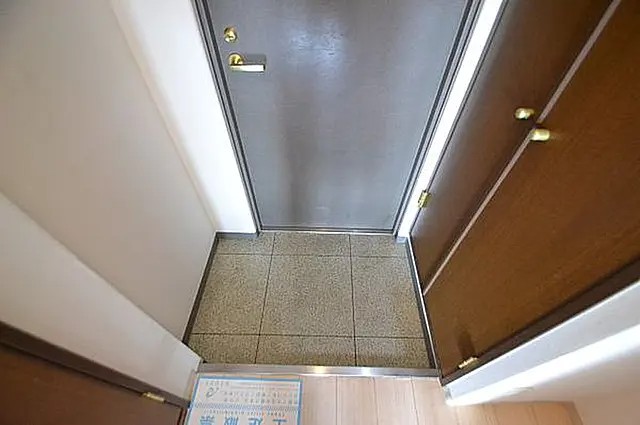 ロ-テロ-ゼ本山の玄関写真