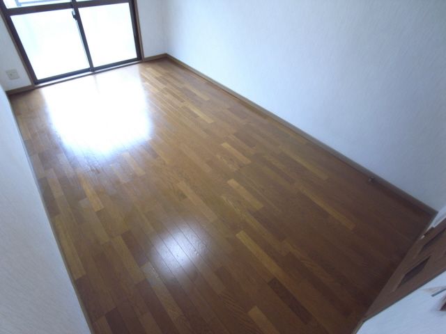 ベルフォーレ上筒井の居間写真