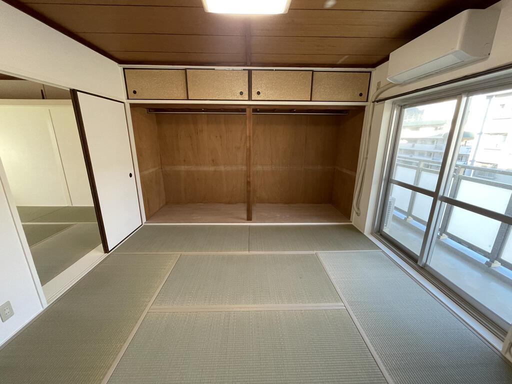 渦ヶ森コーポの居間写真
