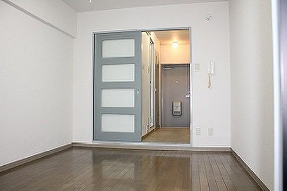 ファミーラ甲南の居間写真