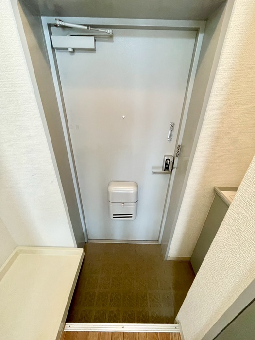 ファミーラ甲南の玄関写真