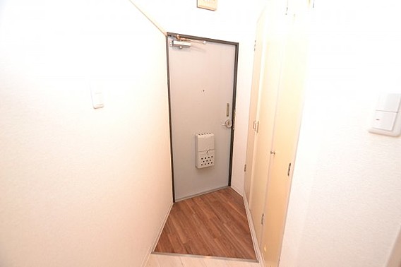 Dcourt六甲の玄関写真