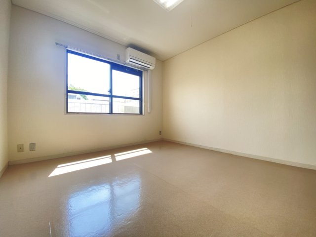 ライフイン芦屋弐番館の居間写真