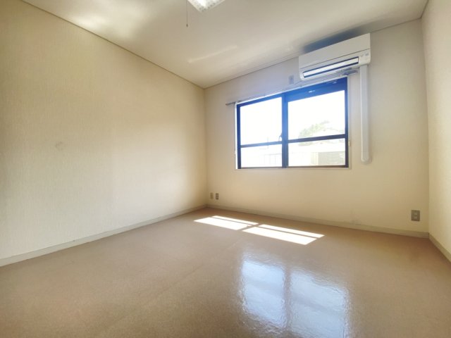 ライフイン芦屋弐番館の居間写真