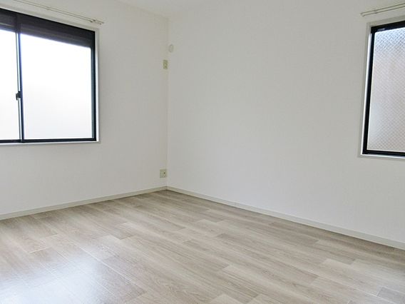 ルミエールの居間写真