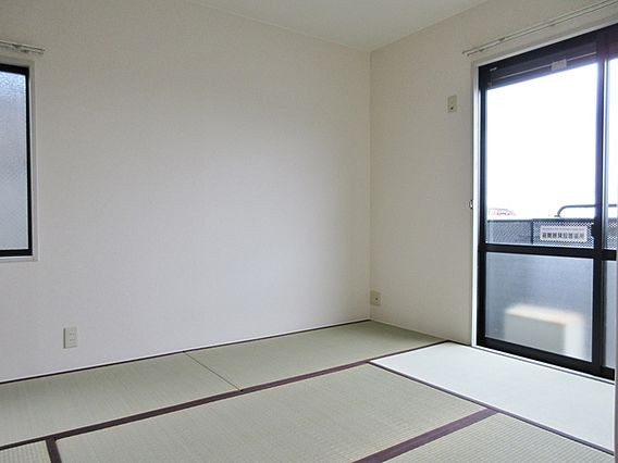 ルミエールの居間写真