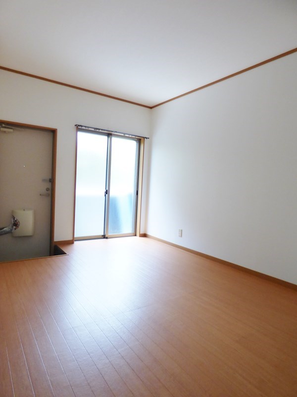 本山北町ハイツの居間写真