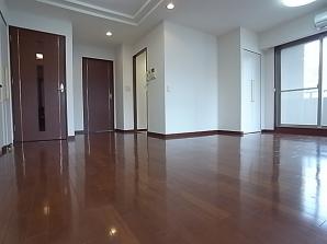 ハーティネストアロード中山手の居間写真