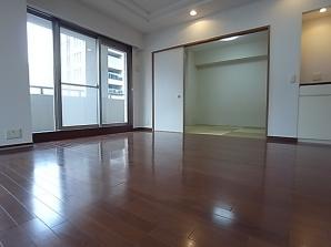 ハーティネストアロード中山手の居間写真
