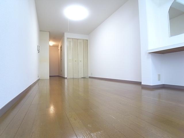 ワコーレ篠原中町の居間写真