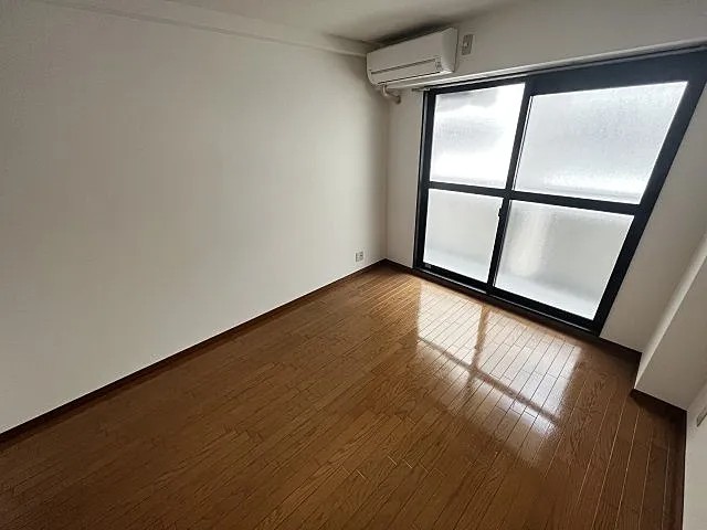 ハイネス生田の居間写真