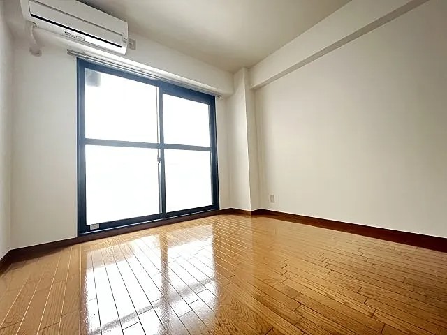 ハイネス生田の居間写真