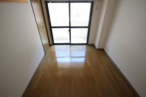 ルブニール西郷の居間写真