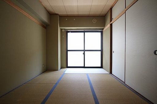 ルブニール西郷の居間写真
