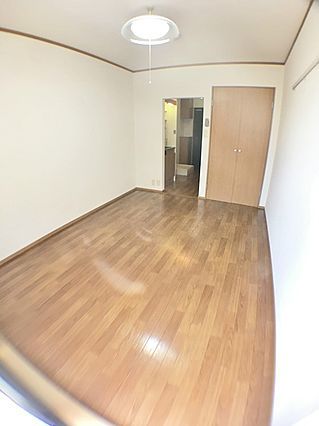 フローラ六甲の居間写真