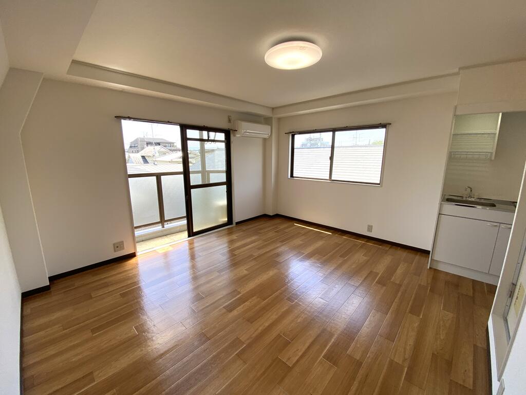 芦屋フラットの居間写真