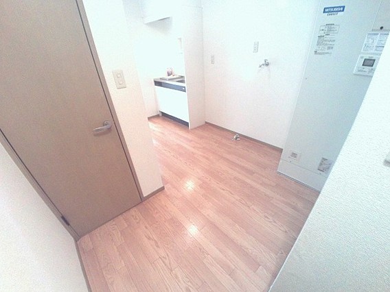 西之町ハイツの居間写真