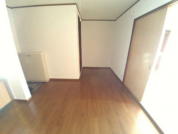 ドル深江の居間写真