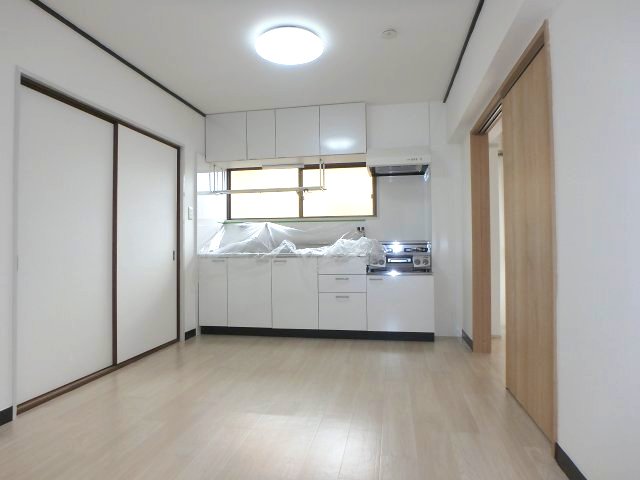 サニーライフ住吉の居間写真