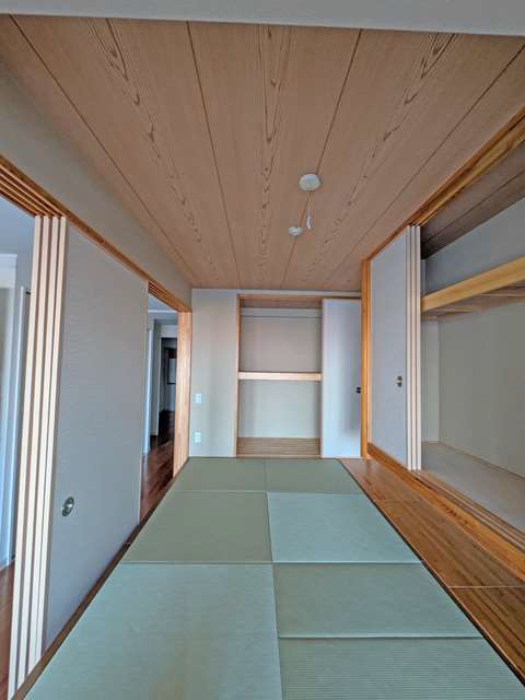 岡本エクセルの居間写真