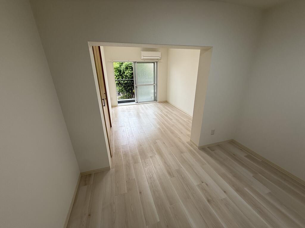 植田マンション神前の居間写真