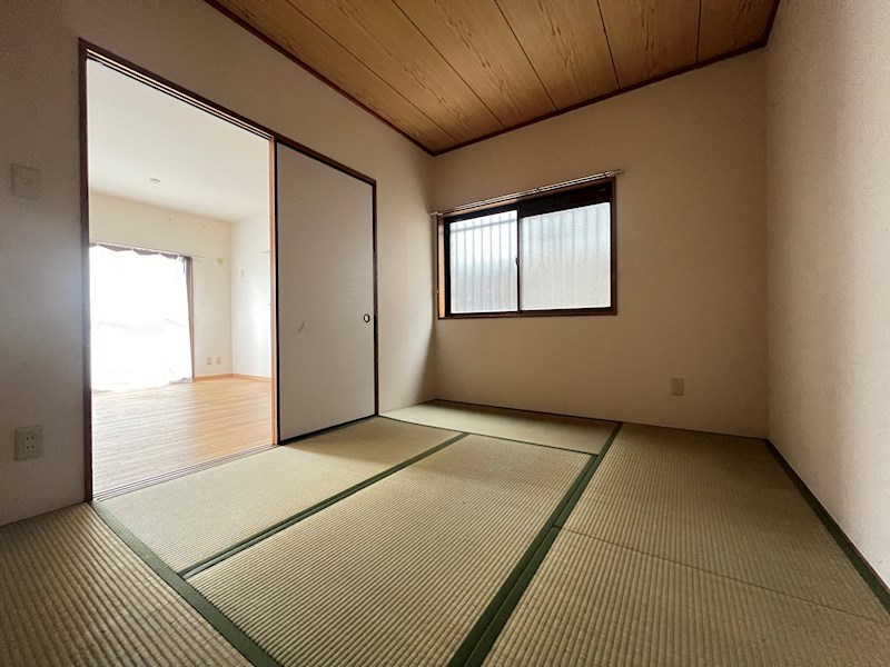 サクシード甲子園の居間写真