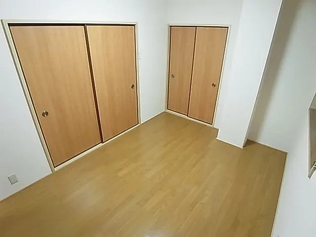 フレグラント野崎の居間写真