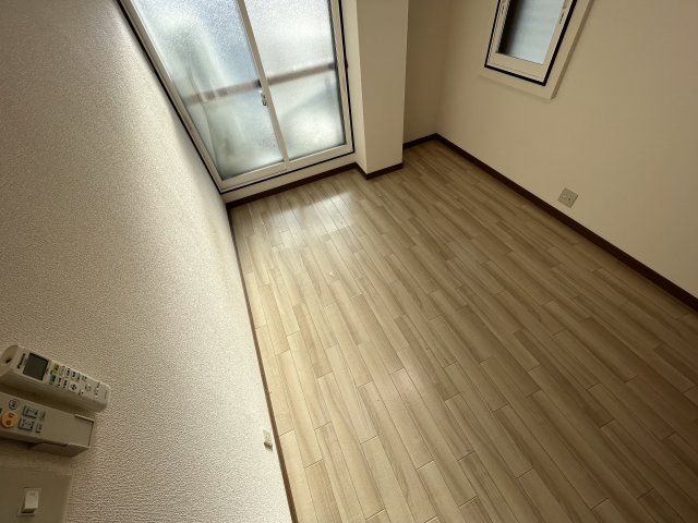フレグラント野崎の居間写真