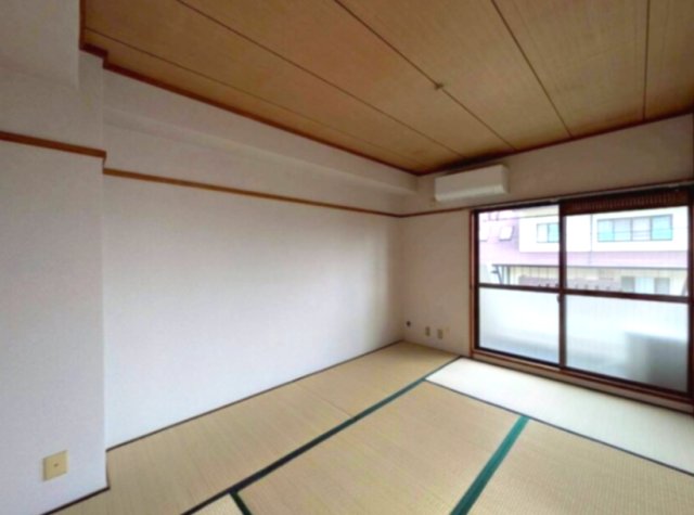 ブルク石本の居間写真