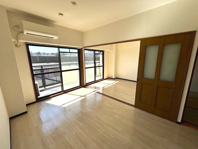 パラシオ苦楽園の居間写真