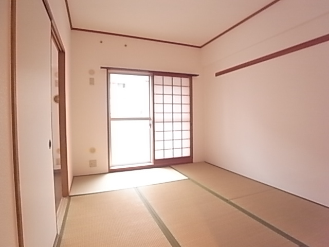 ジオレミヨ甲子園口の居間写真