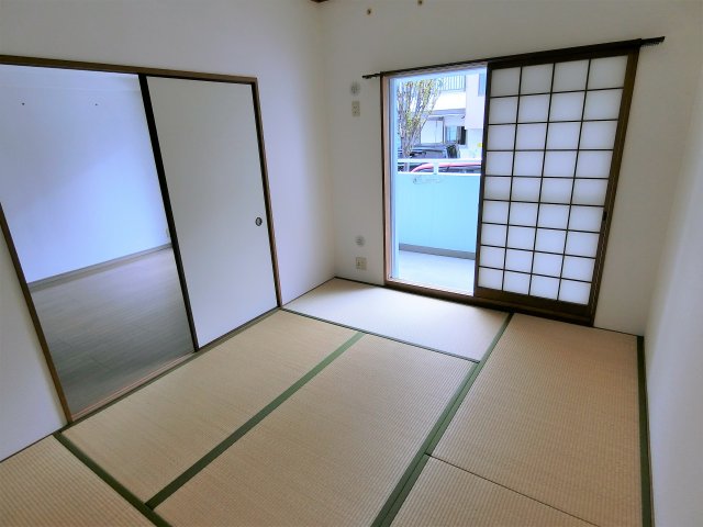 ジオレミヨ甲子園口の居間写真
