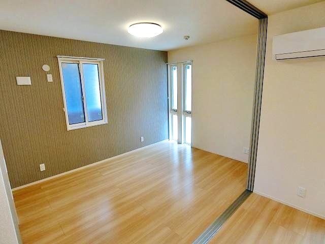 EVISTAGE甲子園の居間写真