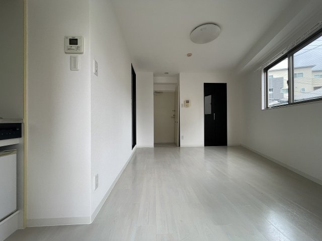 パイン神戸元町の居間写真
