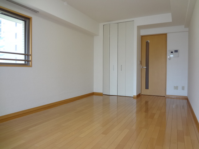 レジディア三宮東の居間写真