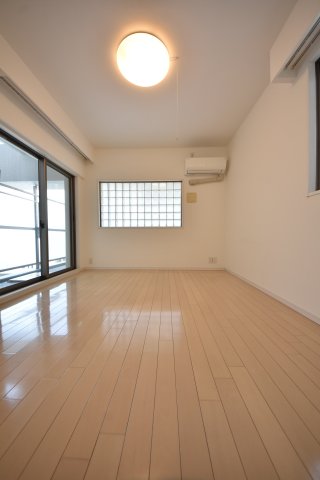 ジークレフ神戸元町の居間写真