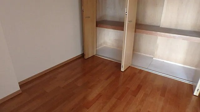 岡本センチュリーマンションの居間写真