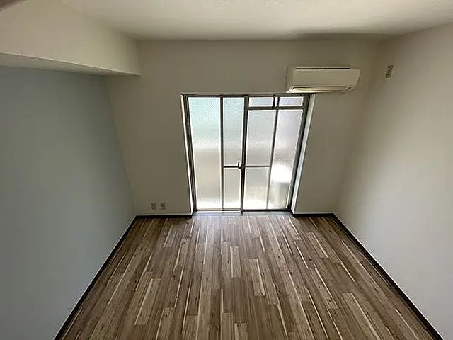 ベルグリーン熊内の居間写真