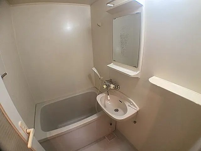 ベルグリーン熊内の風呂写真