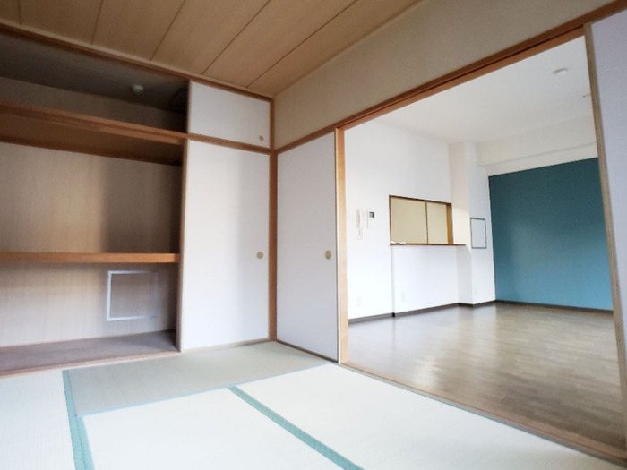 グレース門戸荘の居間写真