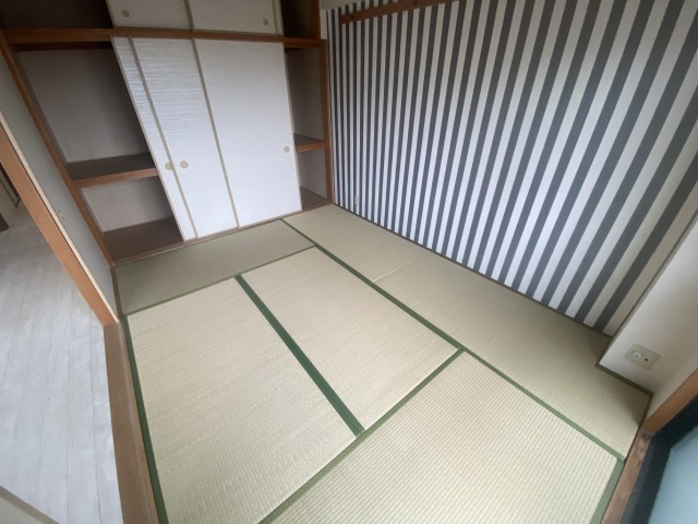 グレース門戸荘の居間写真